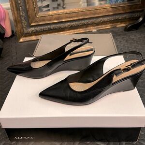 FRANCO SARTO L-TESSA black leather slingback Wedges. Sz 81/2. Worn once.